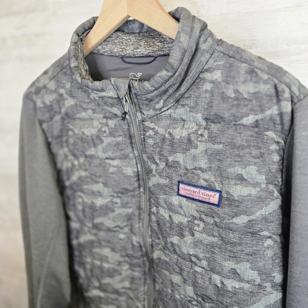 Vineyard Vines Men's Camo Hybrid Full Zip Lightweight Jacket